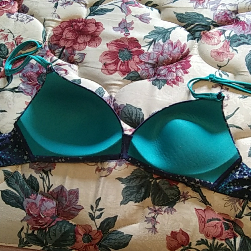 V.S. Bra